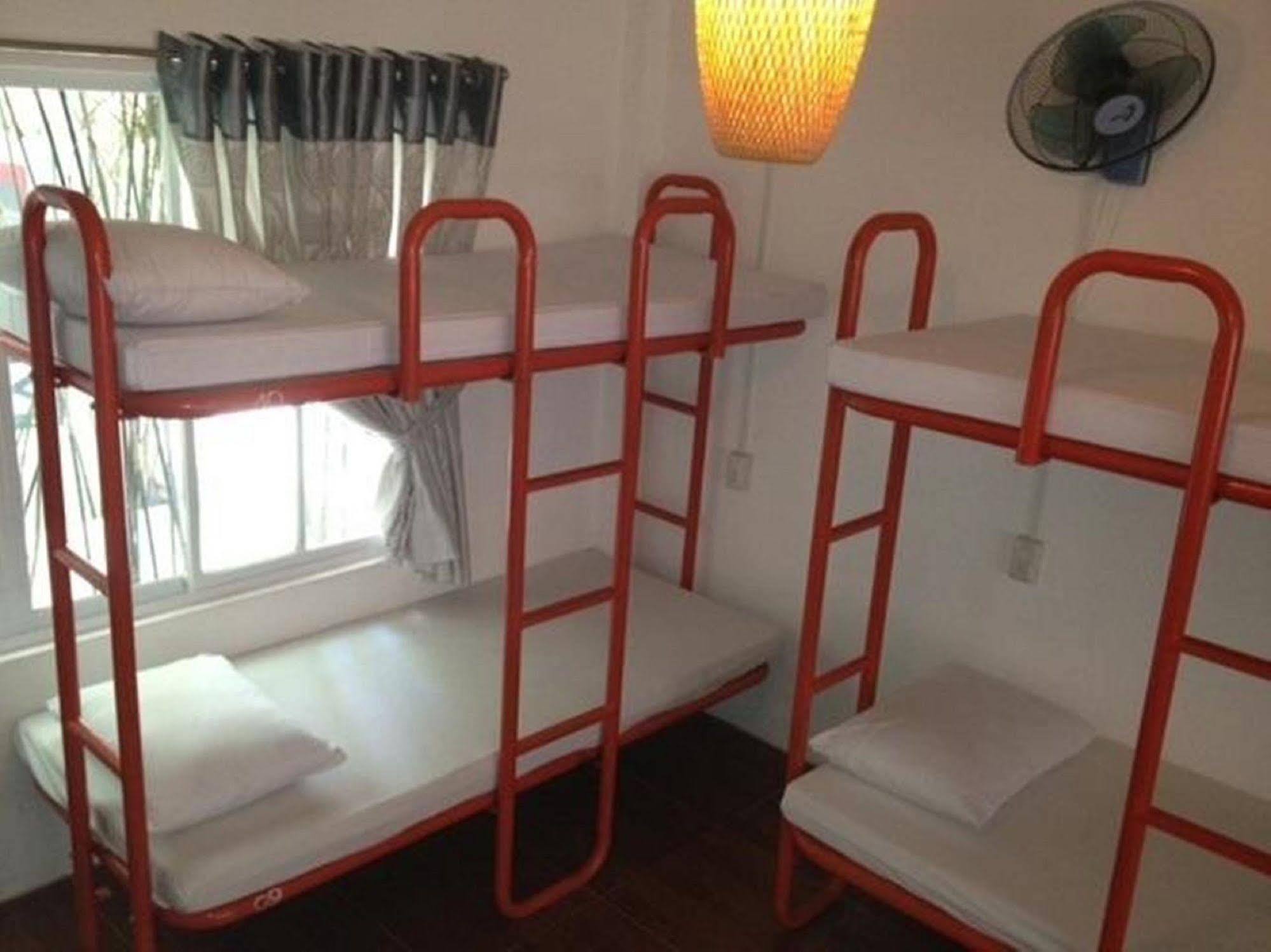 Oyo 381 Tuyet Mai Hotel 나트랑 외부 사진