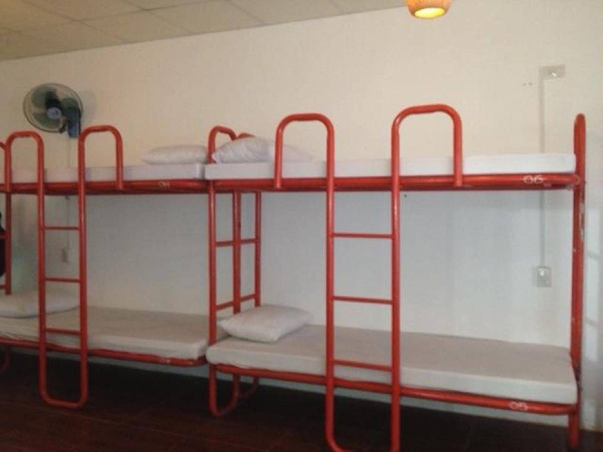 Oyo 381 Tuyet Mai Hotel 나트랑 외부 사진