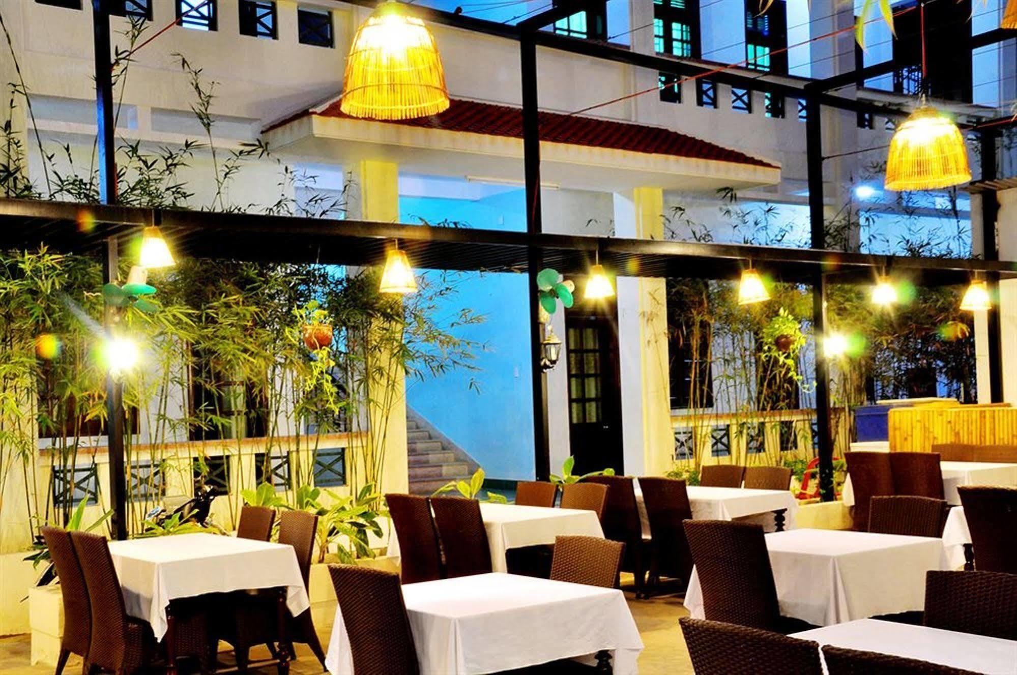 Oyo 381 Tuyet Mai Hotel 나트랑 외부 사진