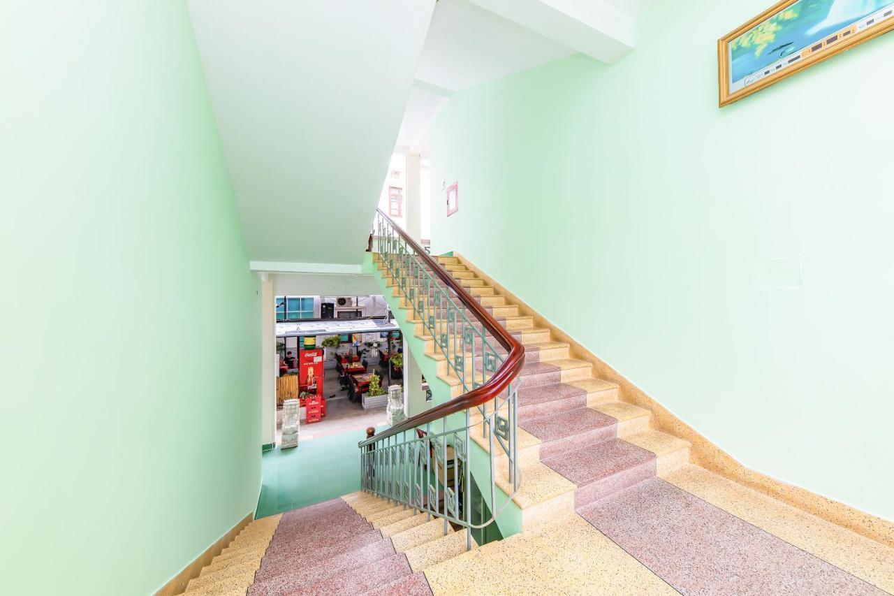 Oyo 381 Tuyet Mai Hotel 나트랑 외부 사진